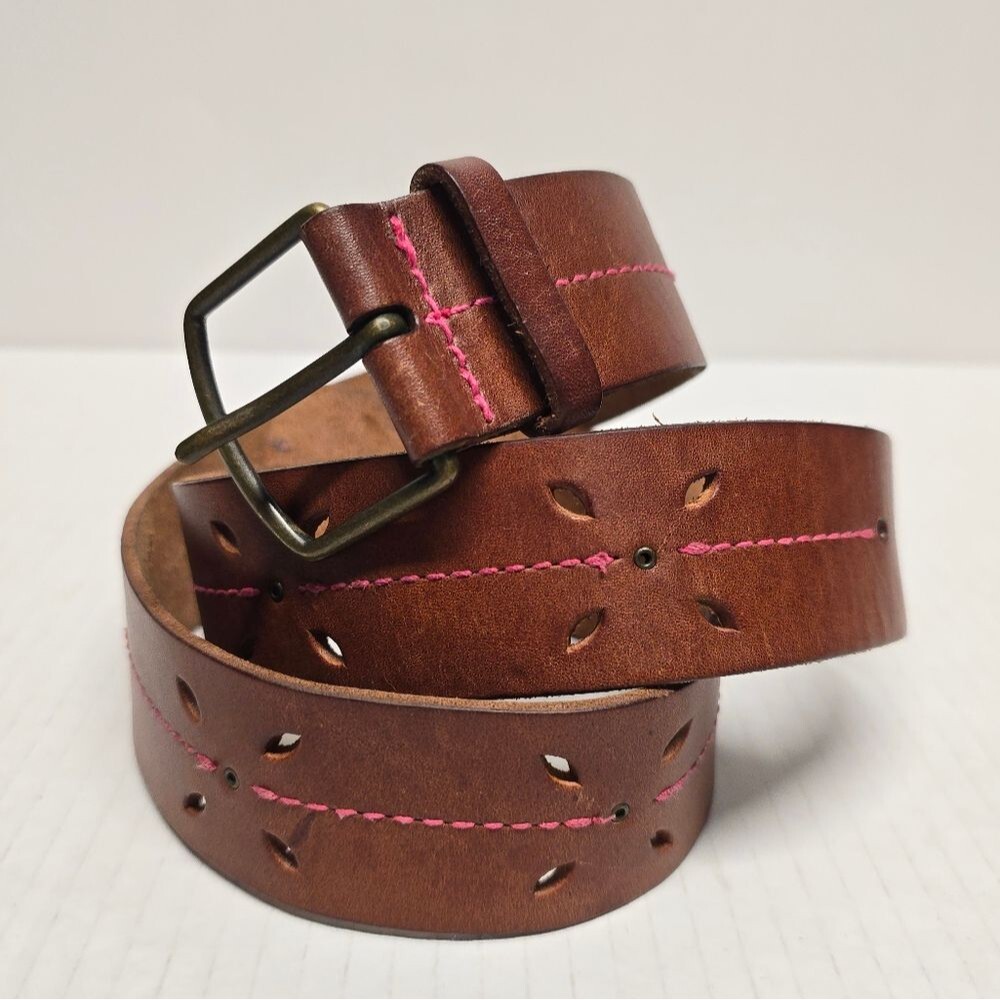 AMERICAN EAGLE OUTFITTERS BROWN LEATHER BELT LASER CUT FLOWERS PINK STITCHING M